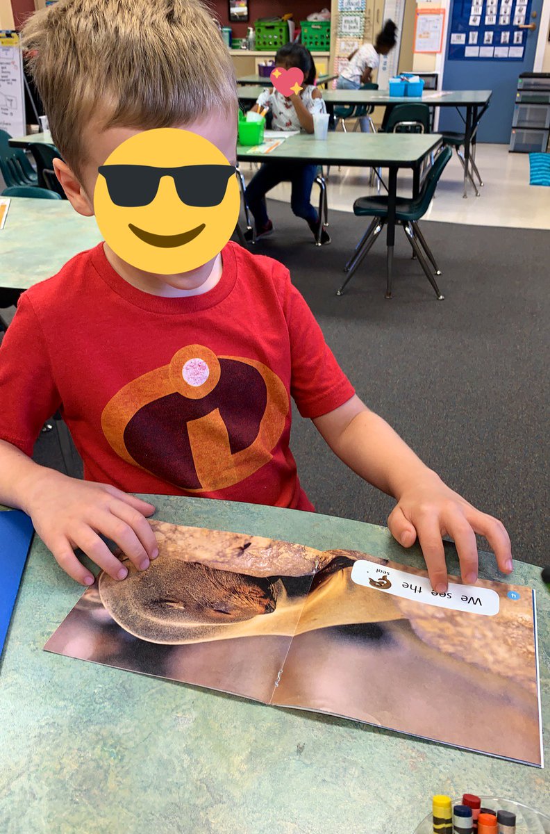 MBaileyCPS's tweet image. 🎶all we do is read, read, read no matter what🎶 We’ve been movin’ &amp;amp; groovin’ through our reading rotations like pros! 📖