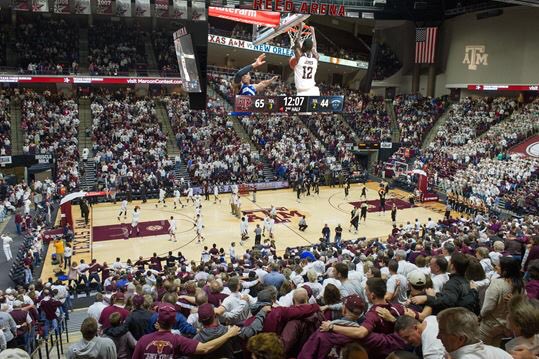 DeAnteGreen35's tweet photo. Extremely blessed to say that I have received my fourth offer from Texas A&amp;M🖤🖤#GoAggies https://t.co/PgwGO4f1gM