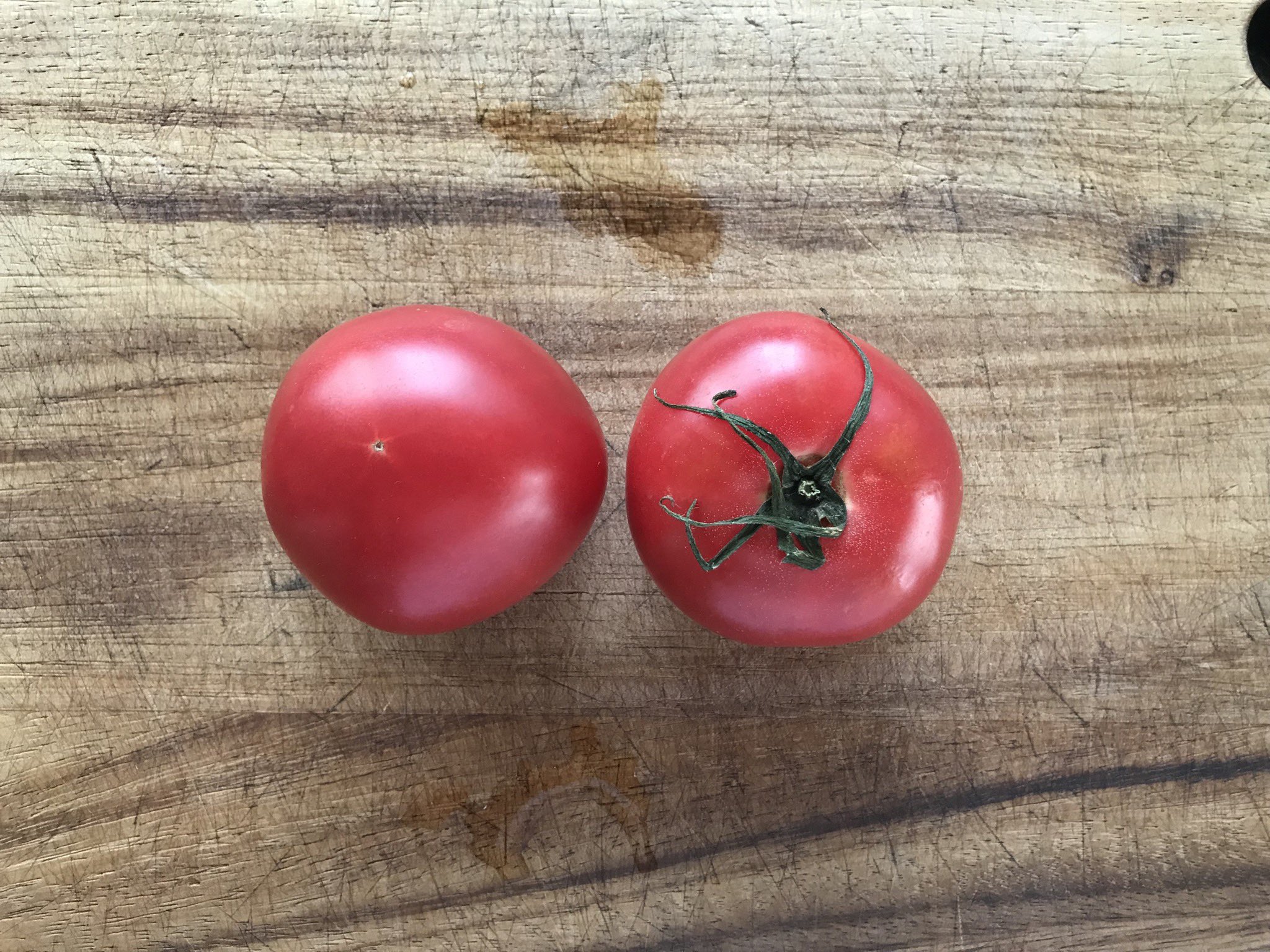 Coco美漢方 田中 友也です 血虚タイプにオススメ食材 トマト クコの実 ナツメ プルーン ぶどう 人参など 赤いもの 黒ごま 黒キクラゲ 黒砂糖 牡蠣 黒豆 烏骨鶏 ひじき 海苔など 黒いもの ほうれん草など緑黄色野菜 レバー