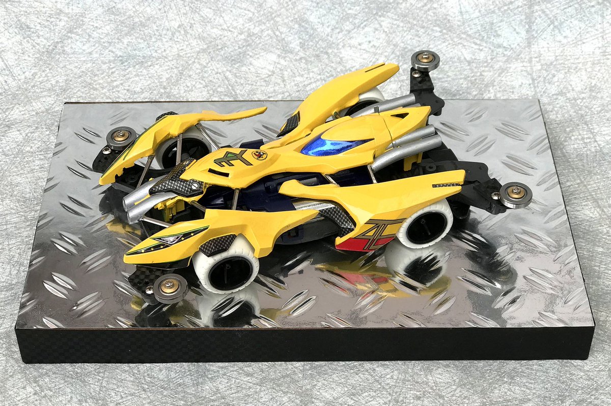 ミニ四駆 タミヤ公式 コンデレ Segawaモーターズさんの キャノン W ワイド ボール イエロースペシャル です キャノンdボール をワイド 低重心化し イエローに塗装 富士通乾電池 提供 ミニ四駆ジャパンカップ19 東京大会3コンクール