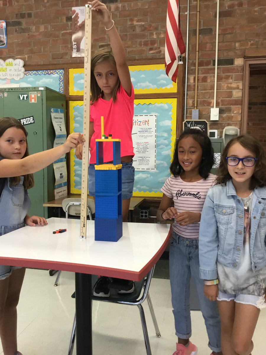Pines4_4's tweet photo. Exploring STEAM as we warm up for place value. https://t.co/0nM1Evd4ze