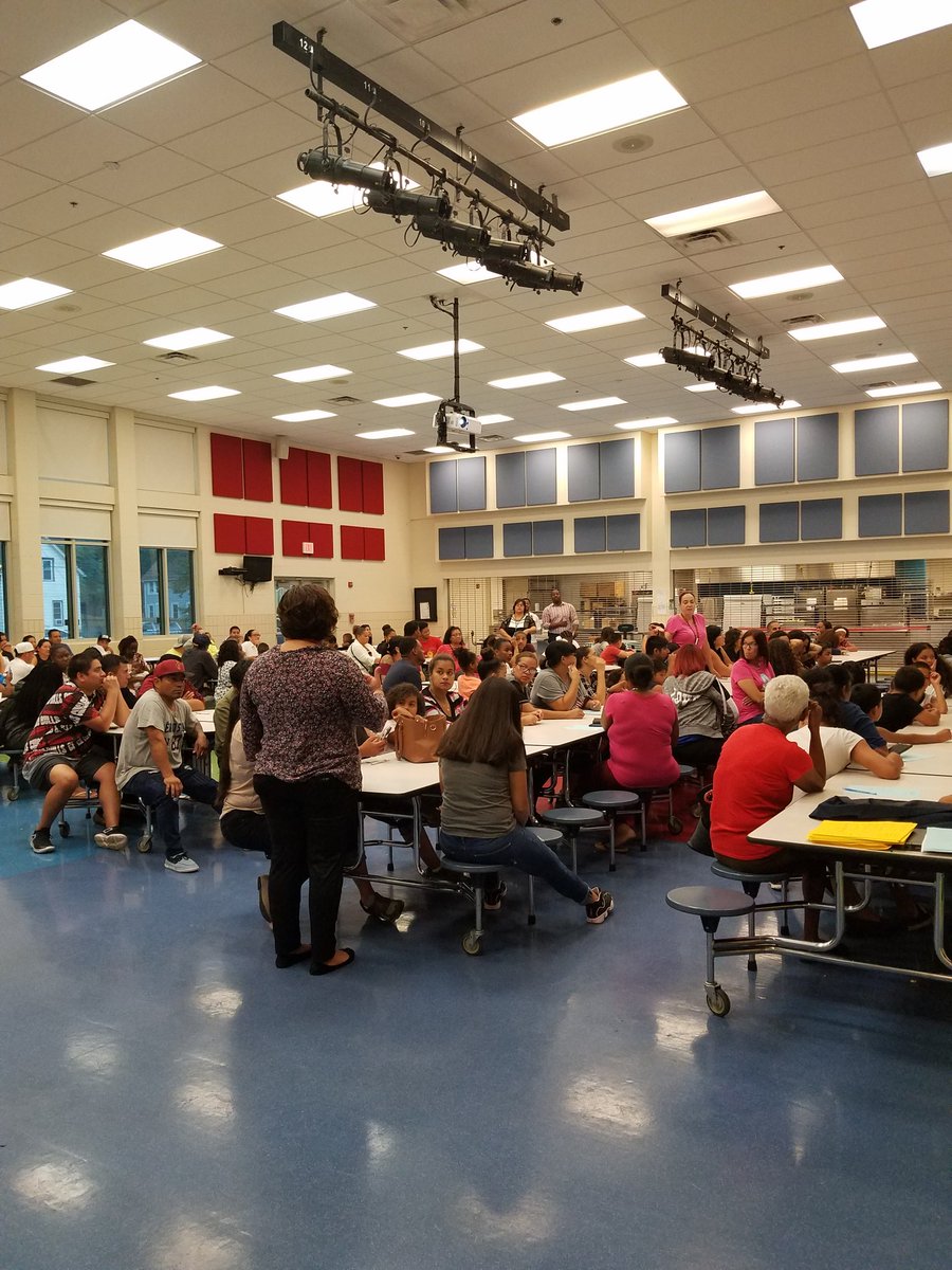 FACE_Carla's tweet photo. Thomas Jefferson Open House.   Many cultures learning at the same time!@FACE_CMSD @CLEMetroSchools https://t.co/ODfnMxmozV