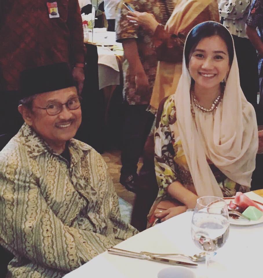 Yusrilihza_Mhd's tweet photo. Kenangan bersama Alm BJ Habibie https://t.co/kPWjYu0I71