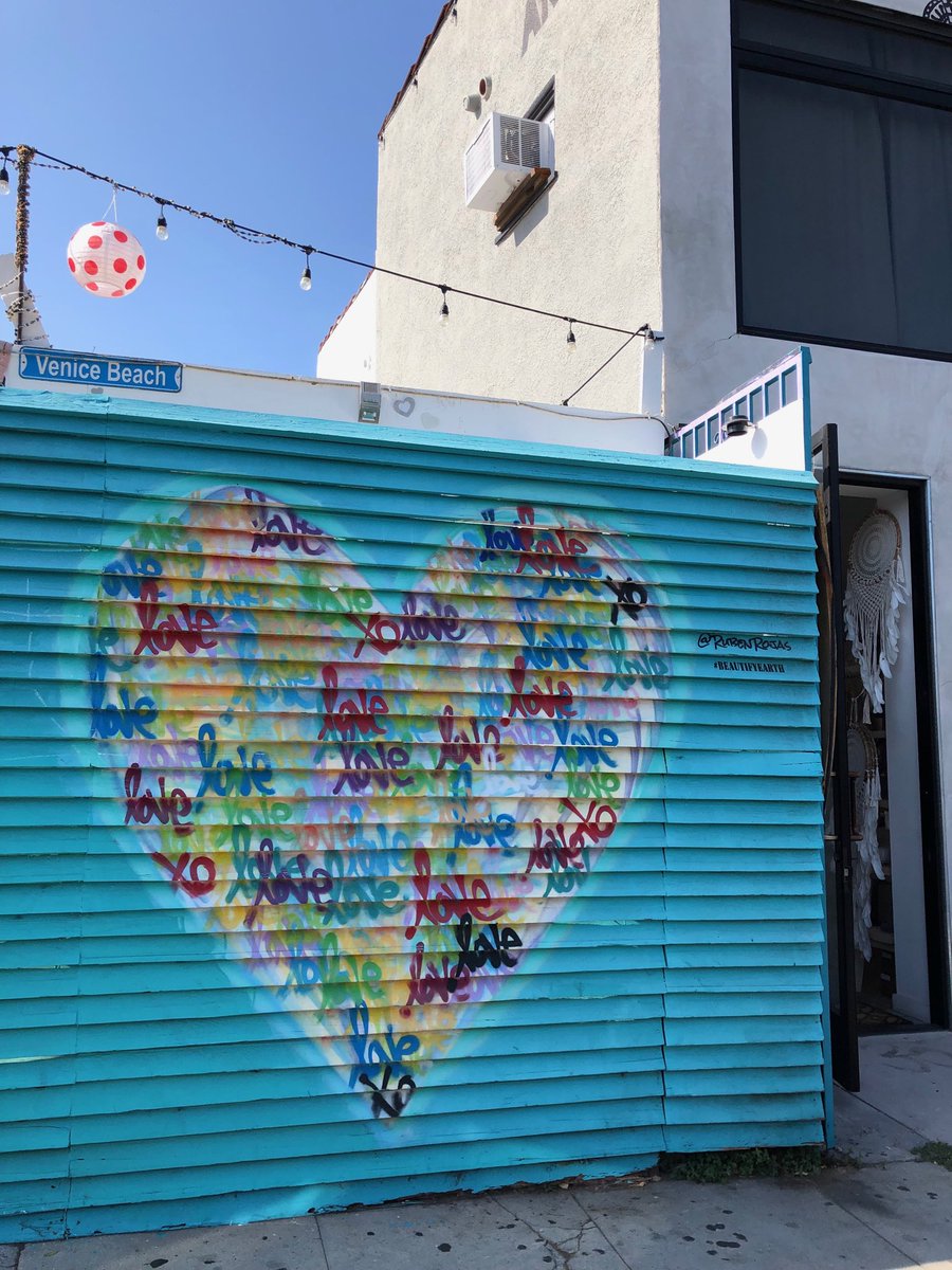 Abbot Kenney street art. ❤️