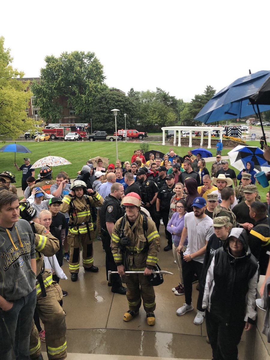 GoJacksSoftball's tweet photo. Today with local first responders A total of 1,980 steps were climbed in the Campanile to match the number of steps taken by first responders on that fateful day. Today and everyday, we remember and honor those who lost their lives. We will never forget.🇺🇸 https://t.co/SQNiX2XzCp