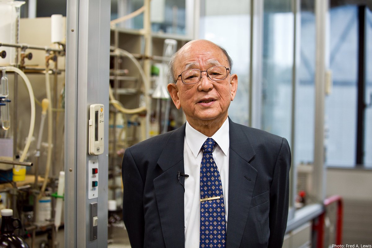 The Suzuki reaction is named after Akira Suzuki, born #OnThisDay in 1930. Suzuki couplings have become a staple way for chemists to join carbon atoms together - they have been used to create polymers that emit light, to develop light-capturing molecules and more.