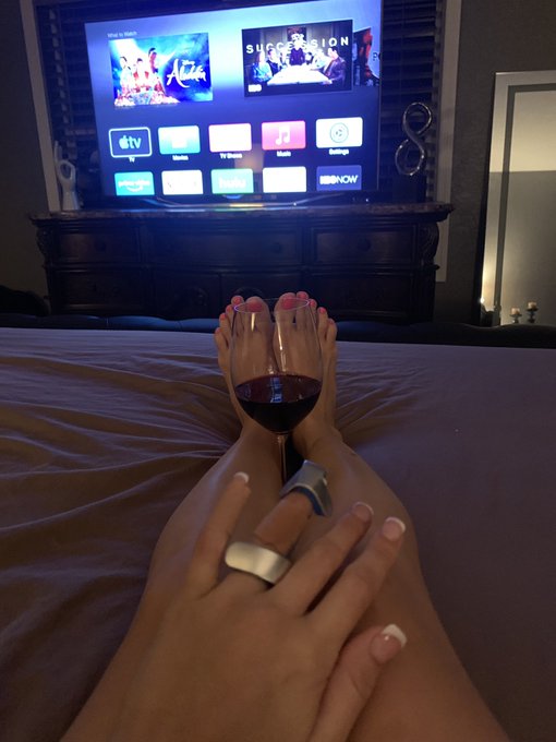 Good fucking night https://t.co/dP0fUsSHrT<a href="/tag/starbucks"class="tags"><span>#starbucks</span></a><a href="/tag/maythefourthbewithyou"class="tags"><span>#maythefourthbewithyou</span></a><a href="/tag/starwarsday"class="tags"><span>#starwarsday</span></a>