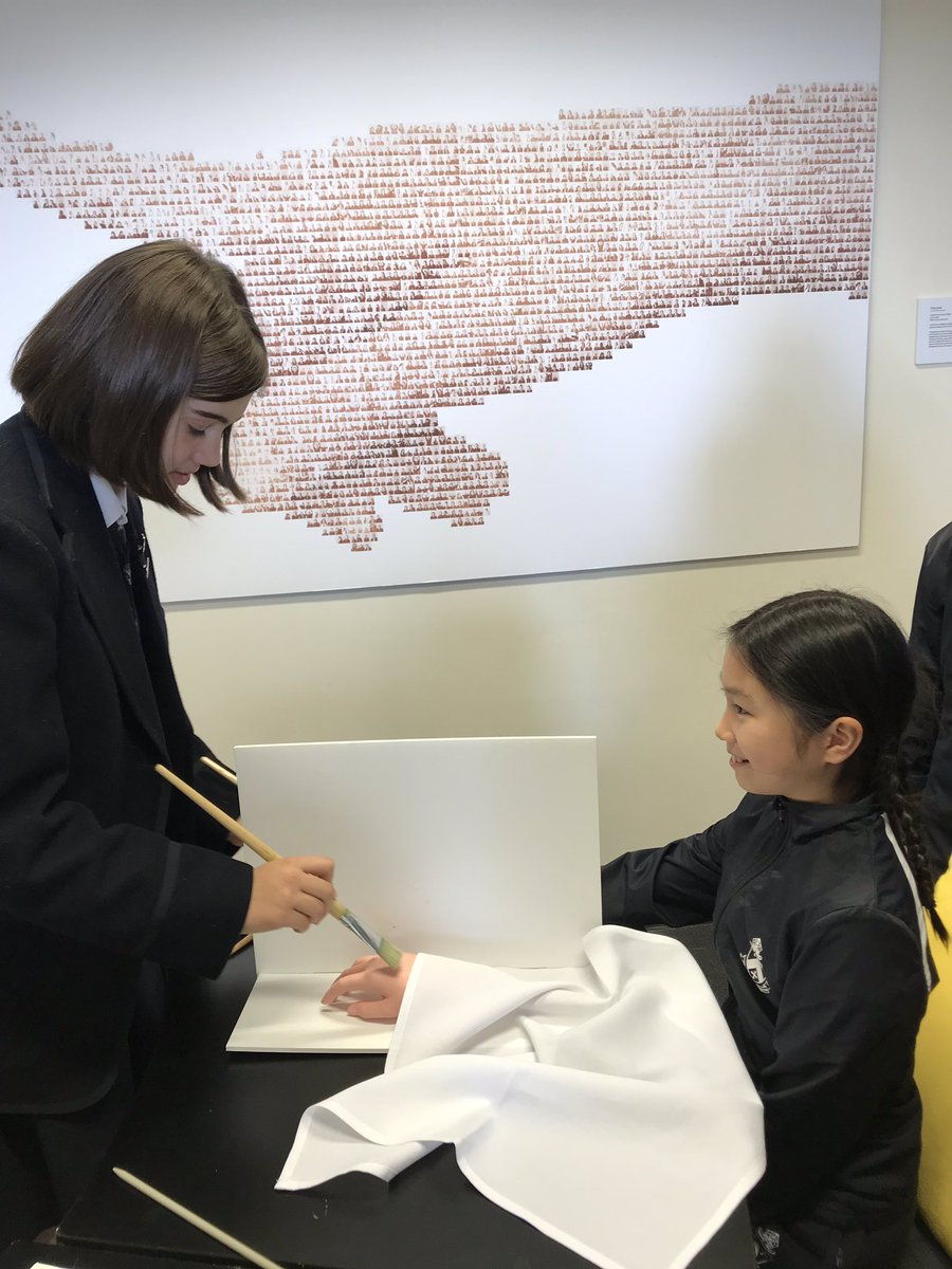 SallyCHill's tweet photo. The Fake Hand Experiment! Is seeing believing??? #mggs_wildfell @MGGS_SouthYarra https://t.co/ay5vgLfSZF