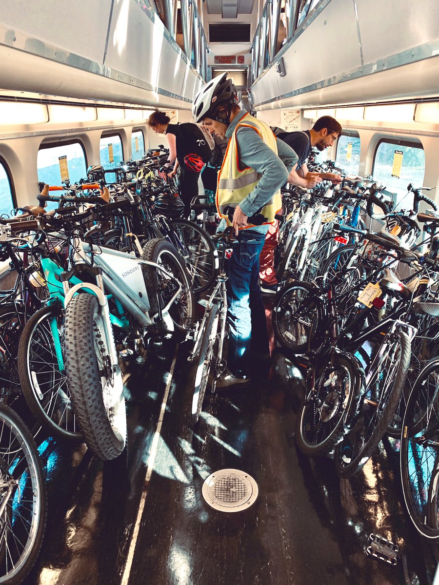 davidmejias's tweet photo. One more bike, one more bike @Caltrain https://t.co/JtUUHvb4D5