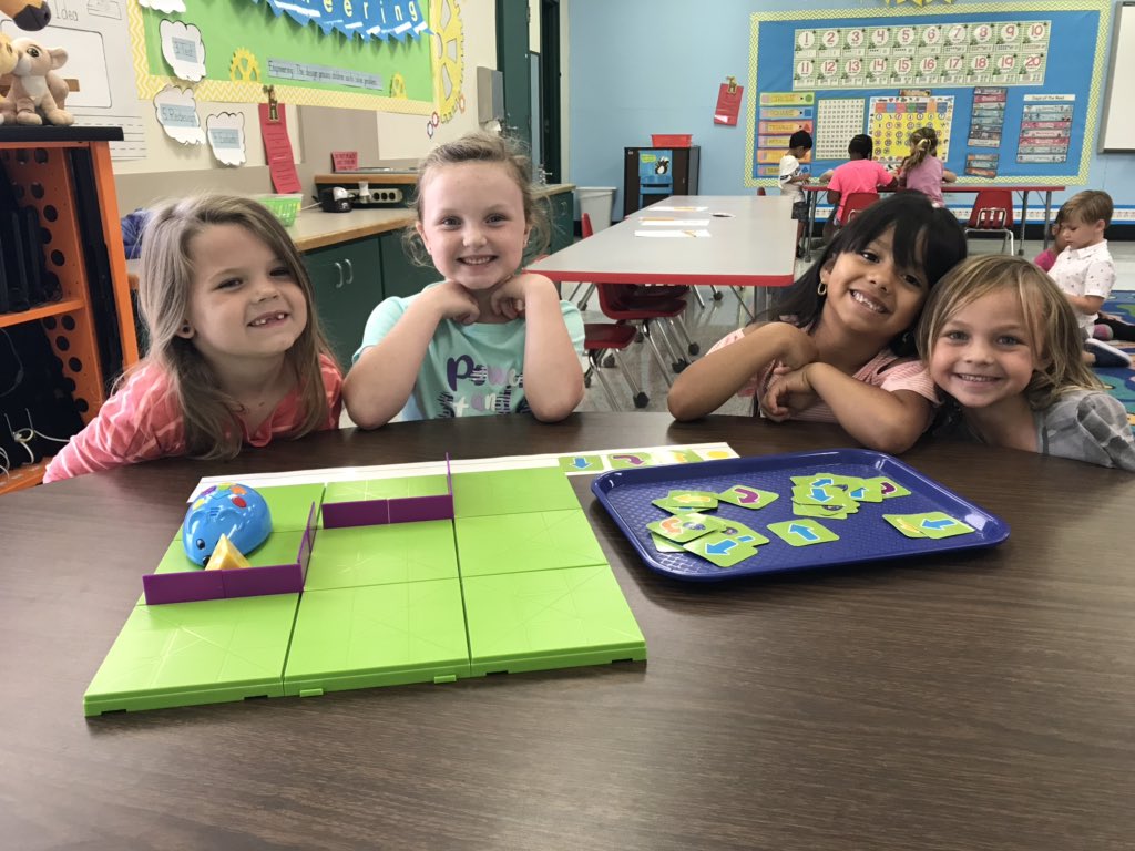 hgpSTEMlab's tweet photo. STEM activities for “If You Take A Mouse To School” @hgpSTEMlab #ilovestem #MStrojans #ClaimIt https://t.co/iqxOnz2VBs