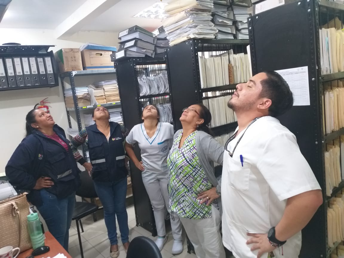 Salud_Guayas's tweet photo. #PausaActiva | Fomentan hábitos saludables contra el sedentarismo con actividad física para mejorar el estilo de vida de los usuarios internos y externos de #IslaTrinitaria. #SaludParaTodos https://t.co/rL29ktfsQB