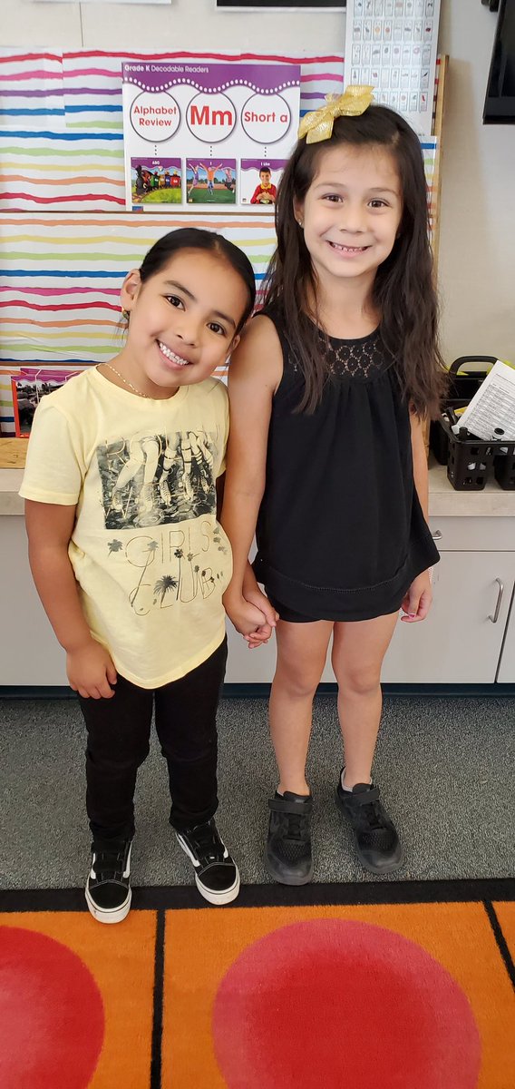 MissA_Ortega's tweet photo. I promise there were more kiddos, I just completely forgot to get all of them lol....Happy Cougar Pride day! #sheldonspiritweek #sailspiritweek #teacherfail #whoops https://t.co/LjNWCYkpha