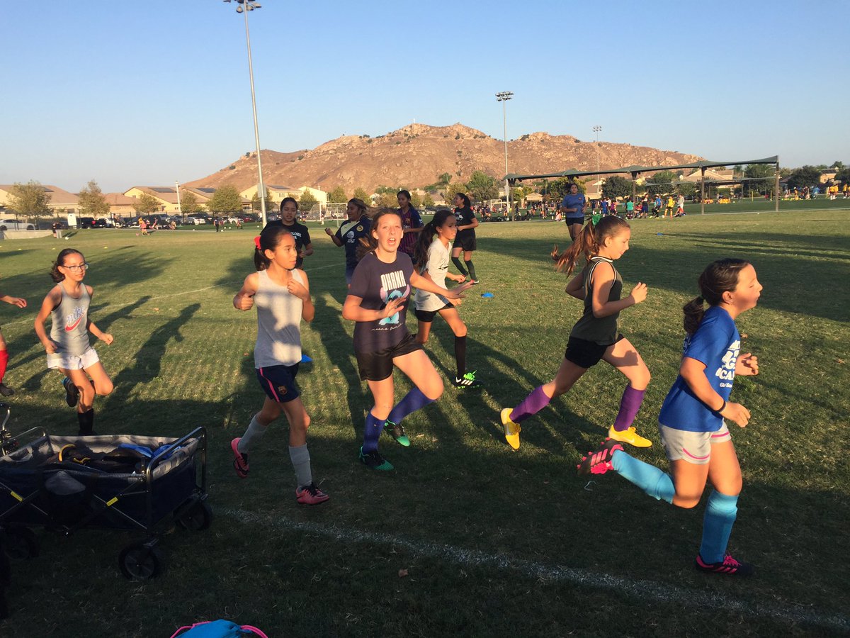 AYSO462's tweet photo. Practice night at Rancho Jurupa #AYSO #AYSO462 https://t.co/cBAfORmdcT