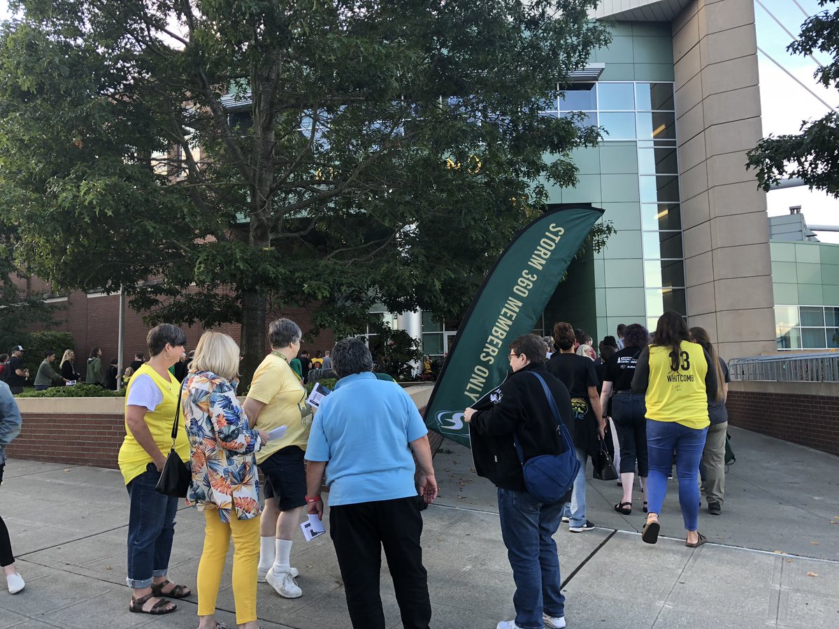 StormChaser206's tweet photo. GO TIME! #WeRepSeattle #DontDoubtUs https://t.co/ZqWH72RDIa
