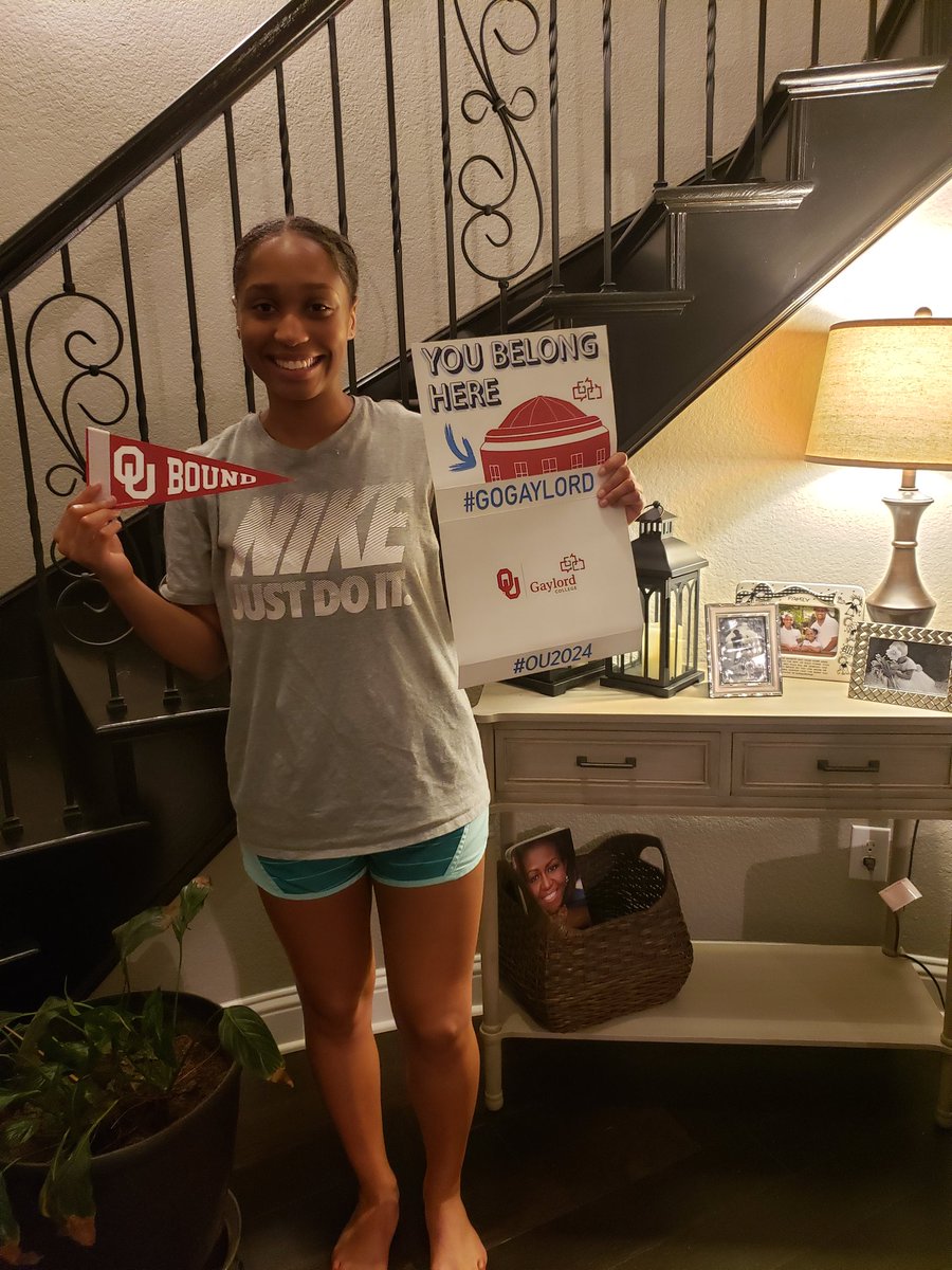 Congrats to <a href="/LittleElmHS/">Little Elm HS</a> senior Karmen Brown on her recent acceptance to the University of Oklahoma! <a href="/lecollegeready/">LE College Readiness</a> <a href="/leisd/">Little Elm ISD</a> #loboscollegebound #BoomerSooner <a href="/OUAdmissions/">OU Admissions</a>
