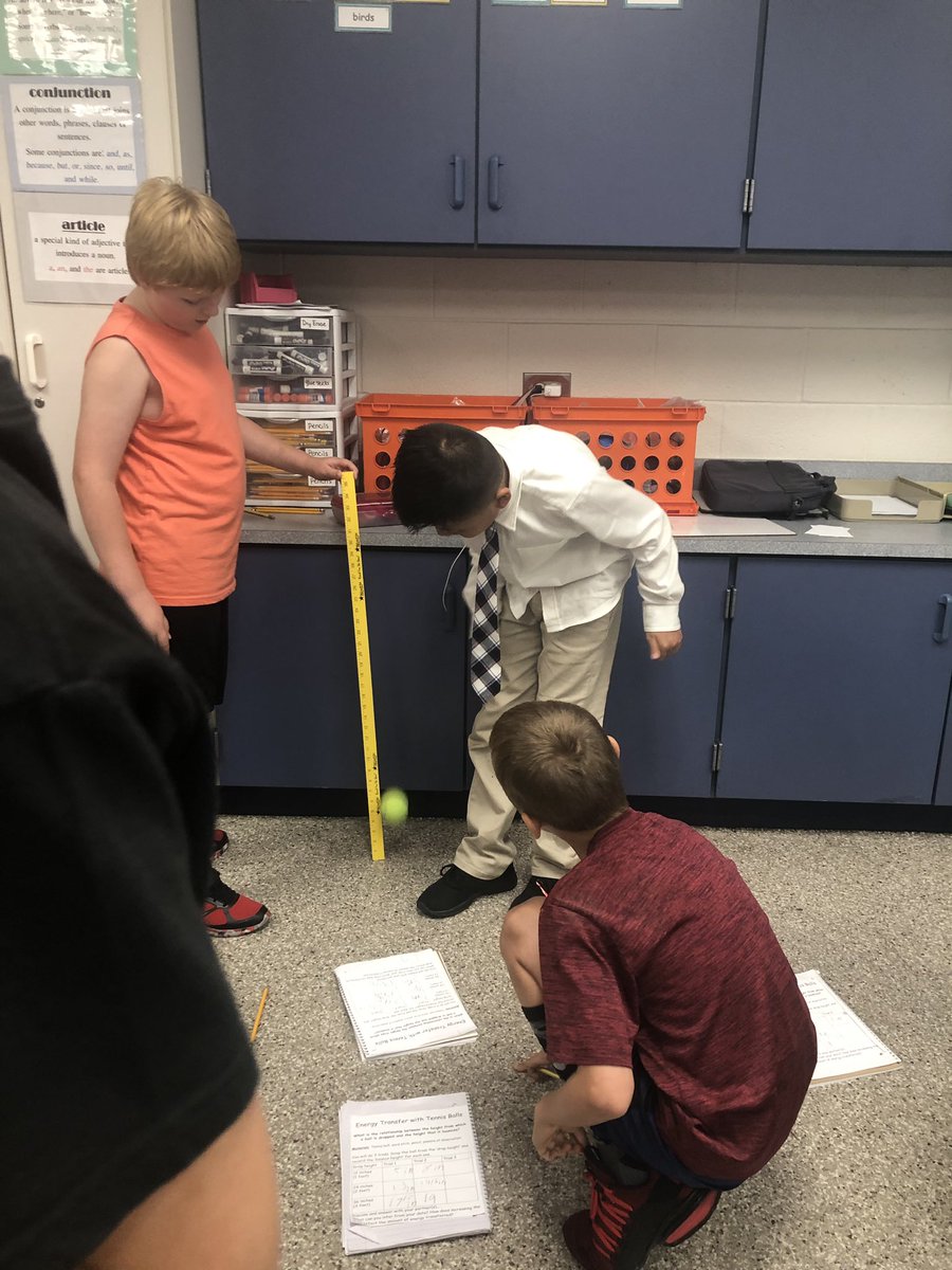AmandaStrickler's tweet image. How does drop height affect bounce height? Learning about energy transfer through experimentation. With @Mr_Summers2 #justgraphit #makesciencefun #BHWarriorPride