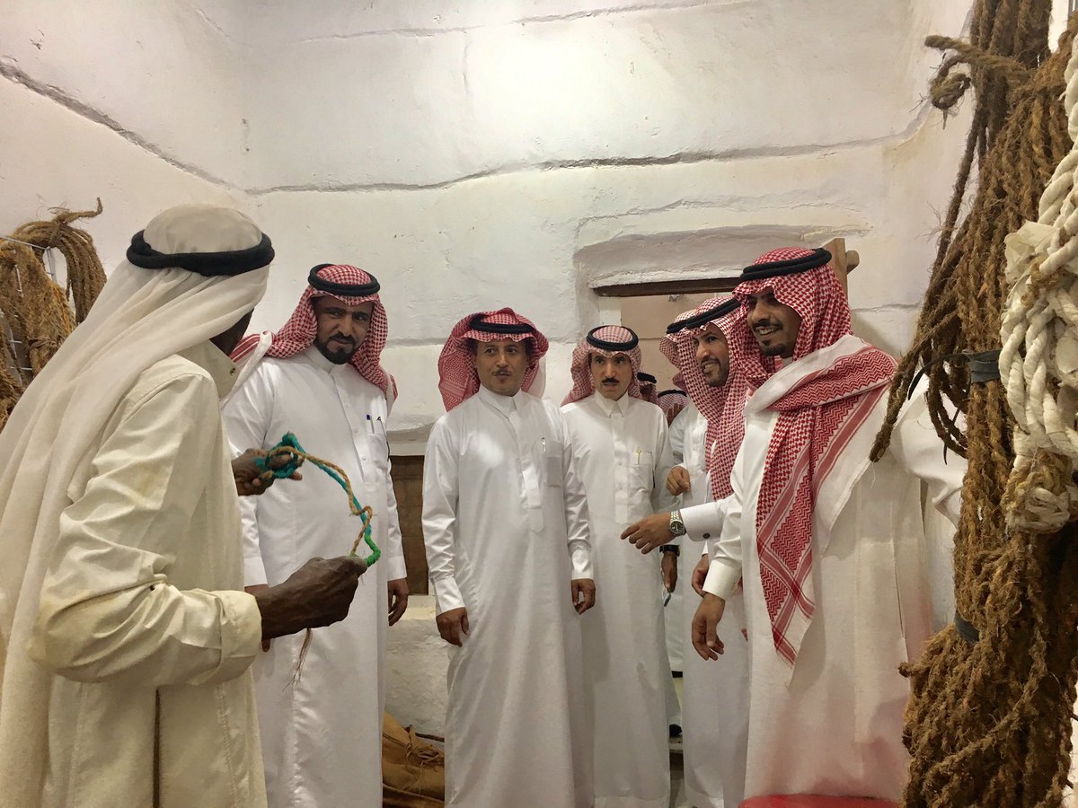 creativenagran's tweet photo. #مركز الإبداع الحرفي بنجران  @creativenagran # برنامج بارع  @SHP_KSA                                      #نجران_الان المركز مفتوح يوميا من الساعه ٤ عصرا الي  ٨ مساء                       زيارة وفد الخدمة المدنيه           
             نتشرف في زيارتكم https://t.co/noxb1iybhw