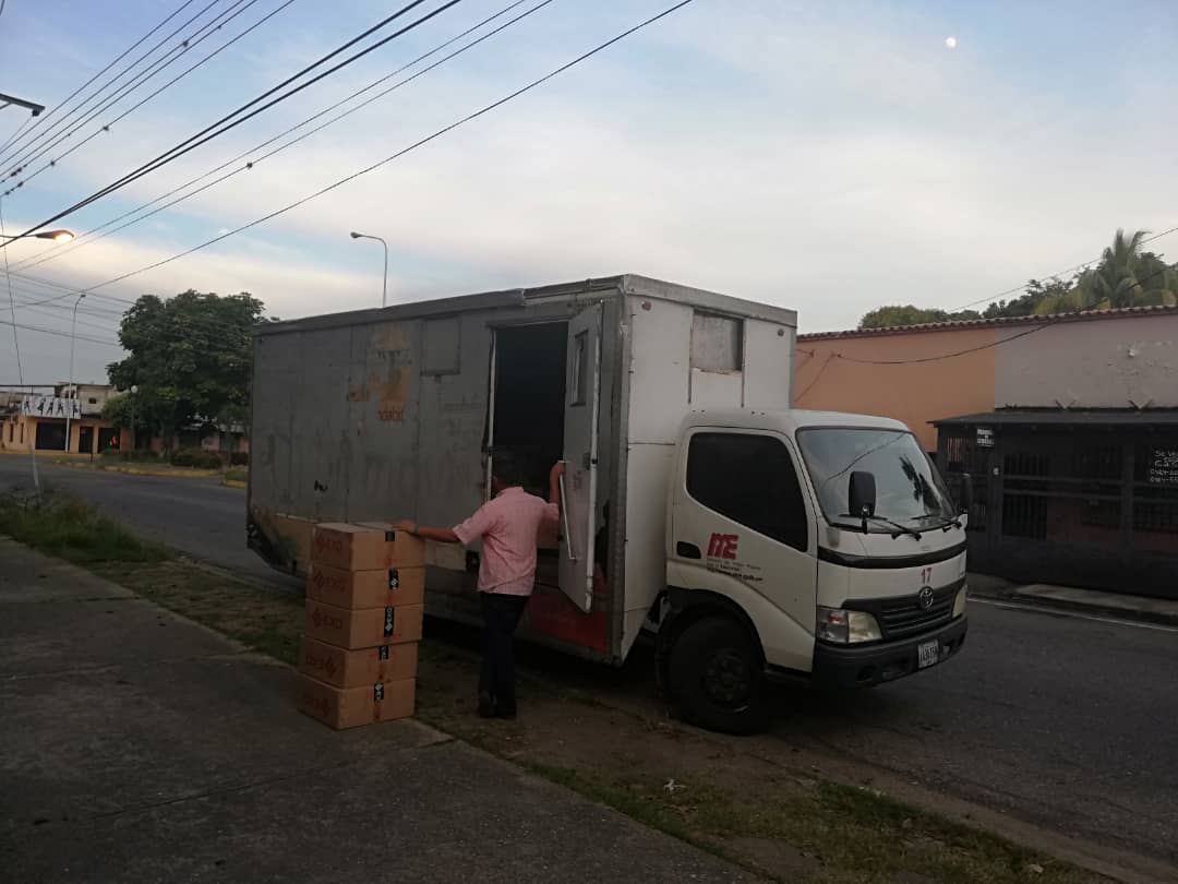 eduticbarinas's tweet photo. Barinas recibe dotación de equipos de Computación para instalar nuevo CBIT #RegresoAClasesConAlegría 
#SomosFundabit
#TecnologiasParaEducar https://t.co/fFIJNBdp0o