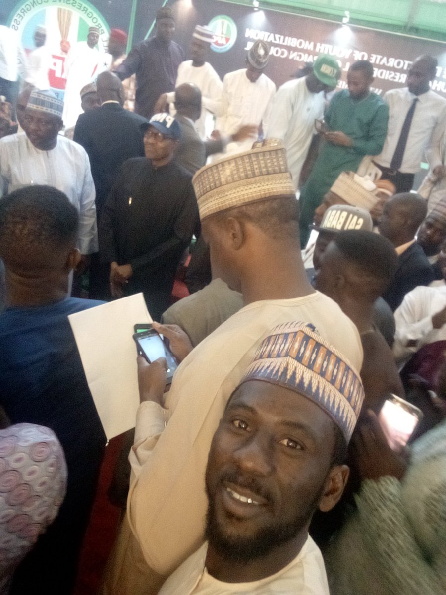 Sambaash122's tweet image. Duk wanda yace zai ja da @MBuhari  ya mutu #murus