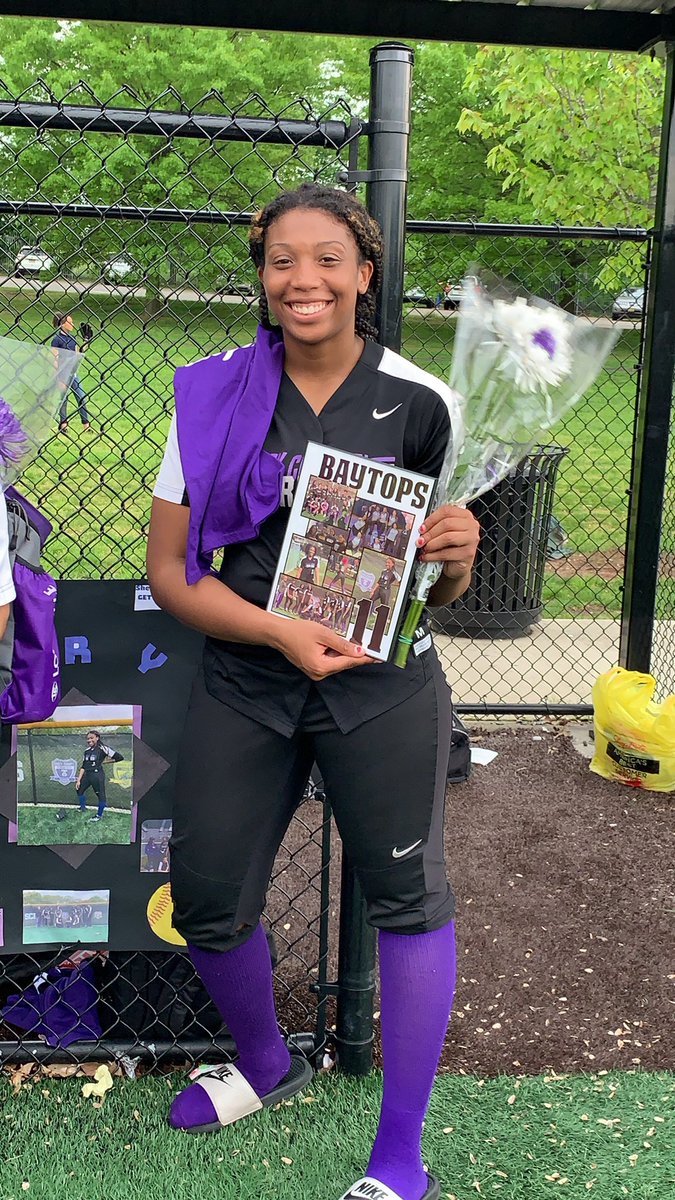 newarktechgbb14's tweet photo. Can’t let this day end without wishing out former lady terrier a HAPPY BIRTHDAY!!! We love you Ary!!!! 💜🖤 https://t.co/SvfKi583Hc