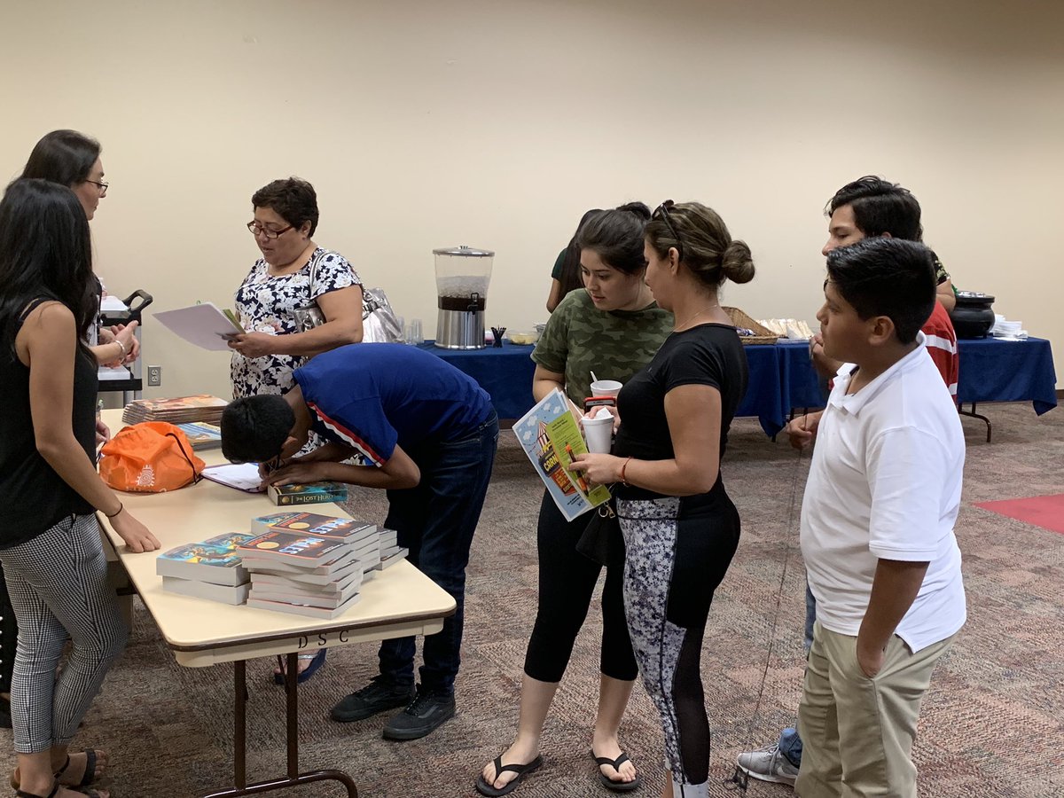 AStarke_CI's tweet photo. Tonightโs Migrant PAC meeting ended with a focus on reading strategies and the opportunity to take a book home! #TeamSISD #ReadAndSucceed https://t.co/4cch3V1CpJ