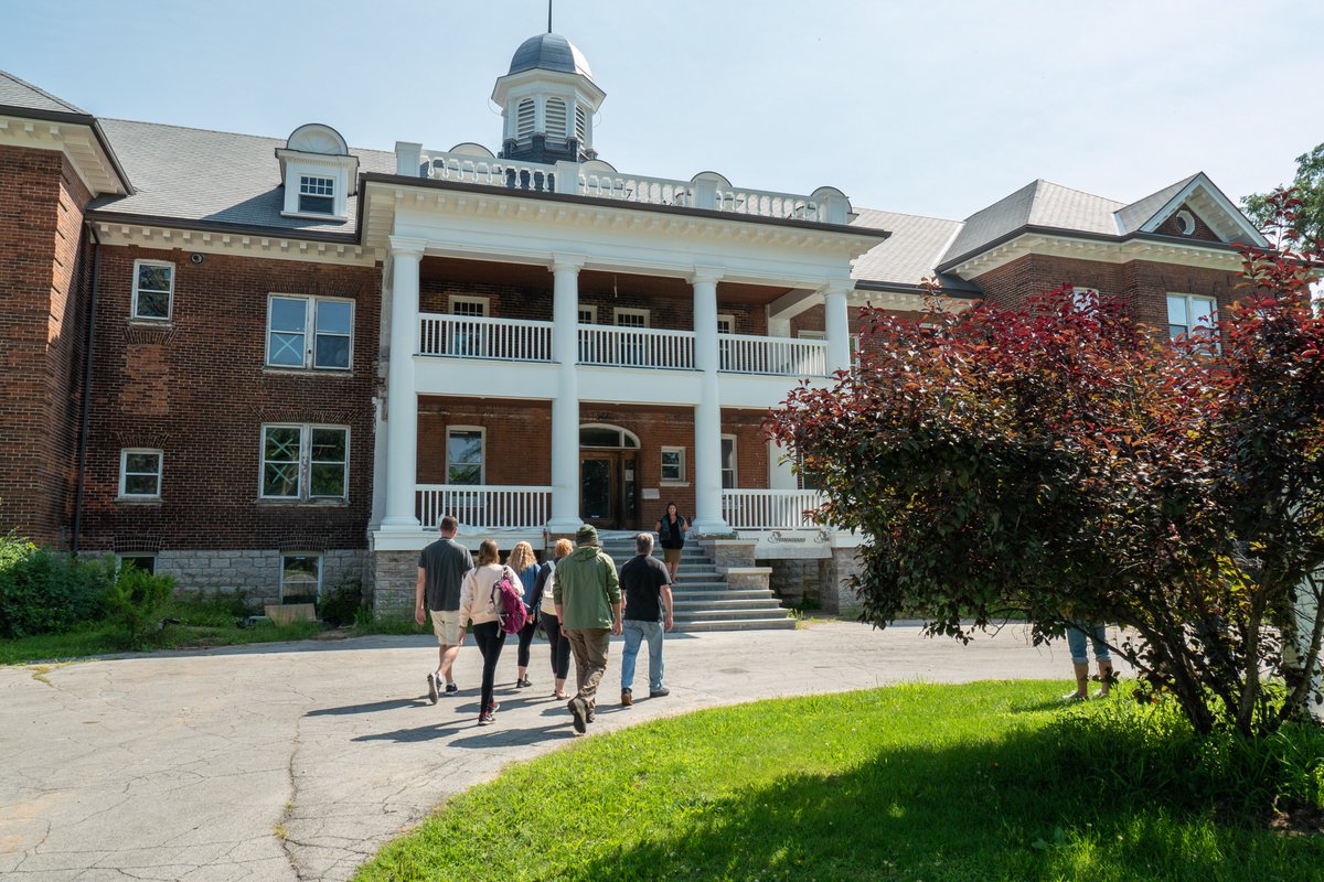 First Contact Canada tweet media