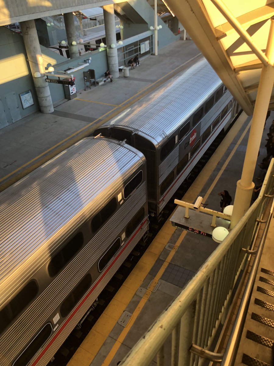 Blipkin's tweet image. Just made a successful @SFBART to @Caltrain transfer at #Millbrae. Almost like we had integrated transit and not just a schedule fluke. @seamlessbayarea #TransitWeek2019