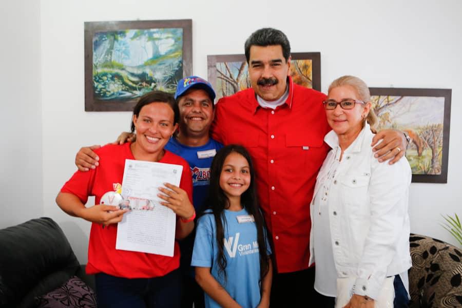 Tag vivienda2millones800mil en El Foro Militar de Venezuela EEOsNbLX4AAXbbk