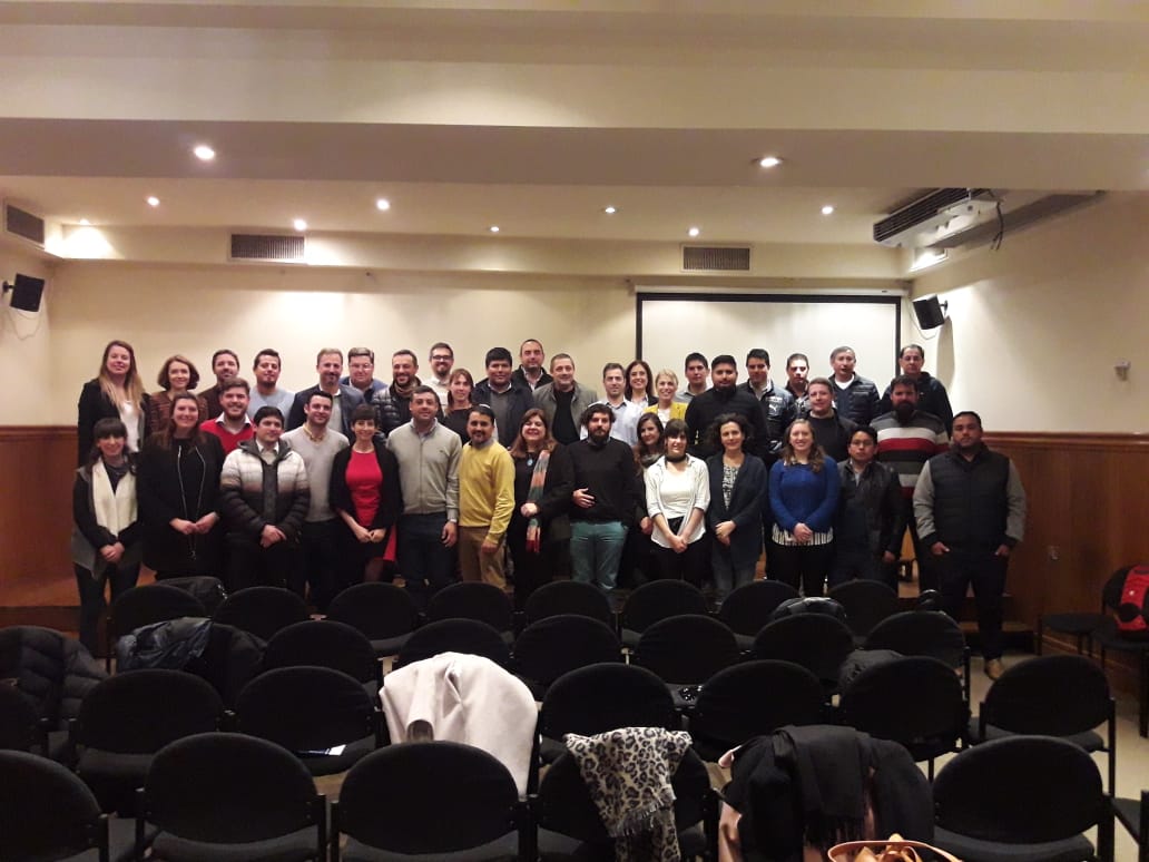 UPE_Ezeiza's tweet photo. #Hoy autoridades de la #UPE2019 participaron de la reunión plenaria de la Red Bien (Red de Secretarios y Directores de Bienestar Universitario), dialogando sobre políticas de bienestar estudiantil con distintas universidades del país.
#Universidad #Ezeiza #Bienestar #RedBien https://t.co/xtYWFgSYgh