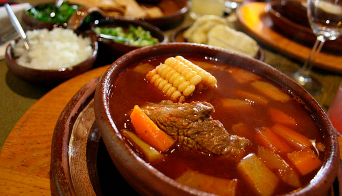 LosSoadores5's tweet photo. 10.- Durango: Duranguense Caldillo. One of the most representative dishes of the entity, also known as caldillo de machaca; It is made with dried meat, onion, garlic, roasted poblano pepper, red pepper, tomatoes, and spices.
#MexicoinmyHeart https://t.co/BxRwwj1hHV