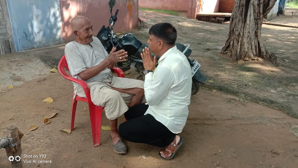 HudlaOm's tweet photo. #आओ_घर_घर_चले #महाजनसम्पर्क_अभियान_के_तहत
में प्��त्येक घर-घर पहुंचकर जनसंपर्क करते हुए
#OmprakashHudla https://t.co/BZd8Uaa56M
