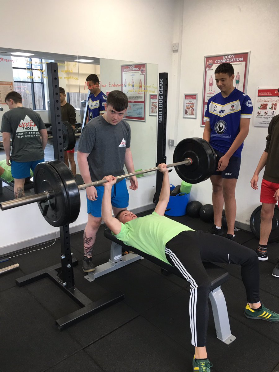 KirkleesRugbyL's tweet photo. Really fantastic 1st week of #RugbyLeague great numbers on both the Men’s & Ladies teams. Testing & Skills work to establish team training needs. Great work coaching staff Lori Halloran & @jasso28uk and assistant Kyle Render #KCRL #KCRLAcademy @kirkleescollege @KCSportsAcademy https://t.co/5bZuMSFRxf