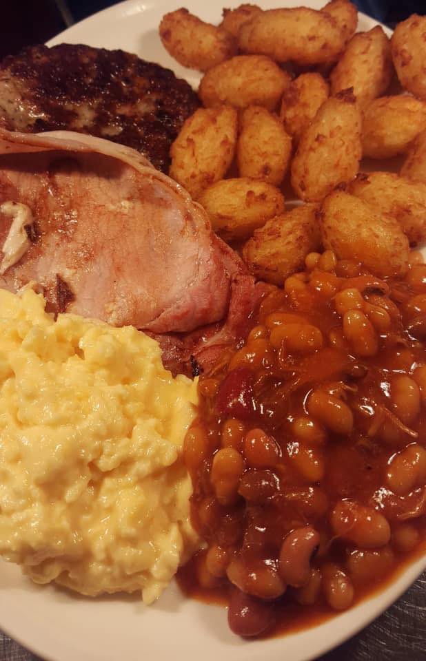 MeatincUK's tweet photo. Breakfast being served Tue-Thur from 10am &amp; Fri-Sun from 9am. @AllisonHomesUK @homesbystirlin @NettlehamPolice @LincolnFire56 @NettlehamFC1 @bigbreakfast @startyourday https://t.co/DqhpMcQ6KM