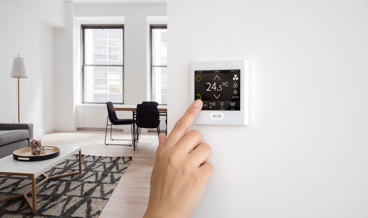 Un séjour confortable et élégant pour tous.
La domotique pour vivre mieux.