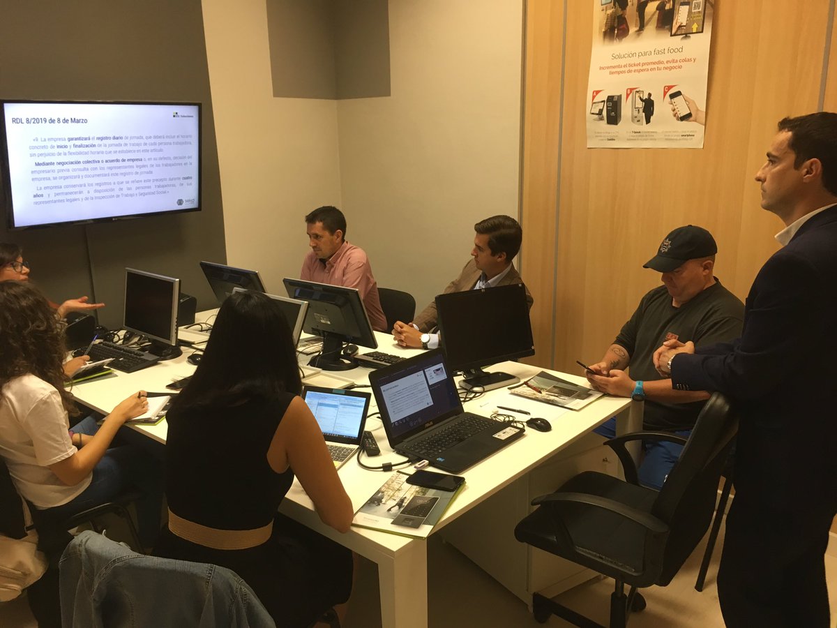 ajezaragoza's tweet photo. #soyAJE Turno ahora de hablar sobre el #controlhorario gracias al #ForodeProtecciondeDatos de @esisoluciones
.
#formacion #datos #sociosAJE #AJEZaragoza https://t.co/uYIIWjecDa