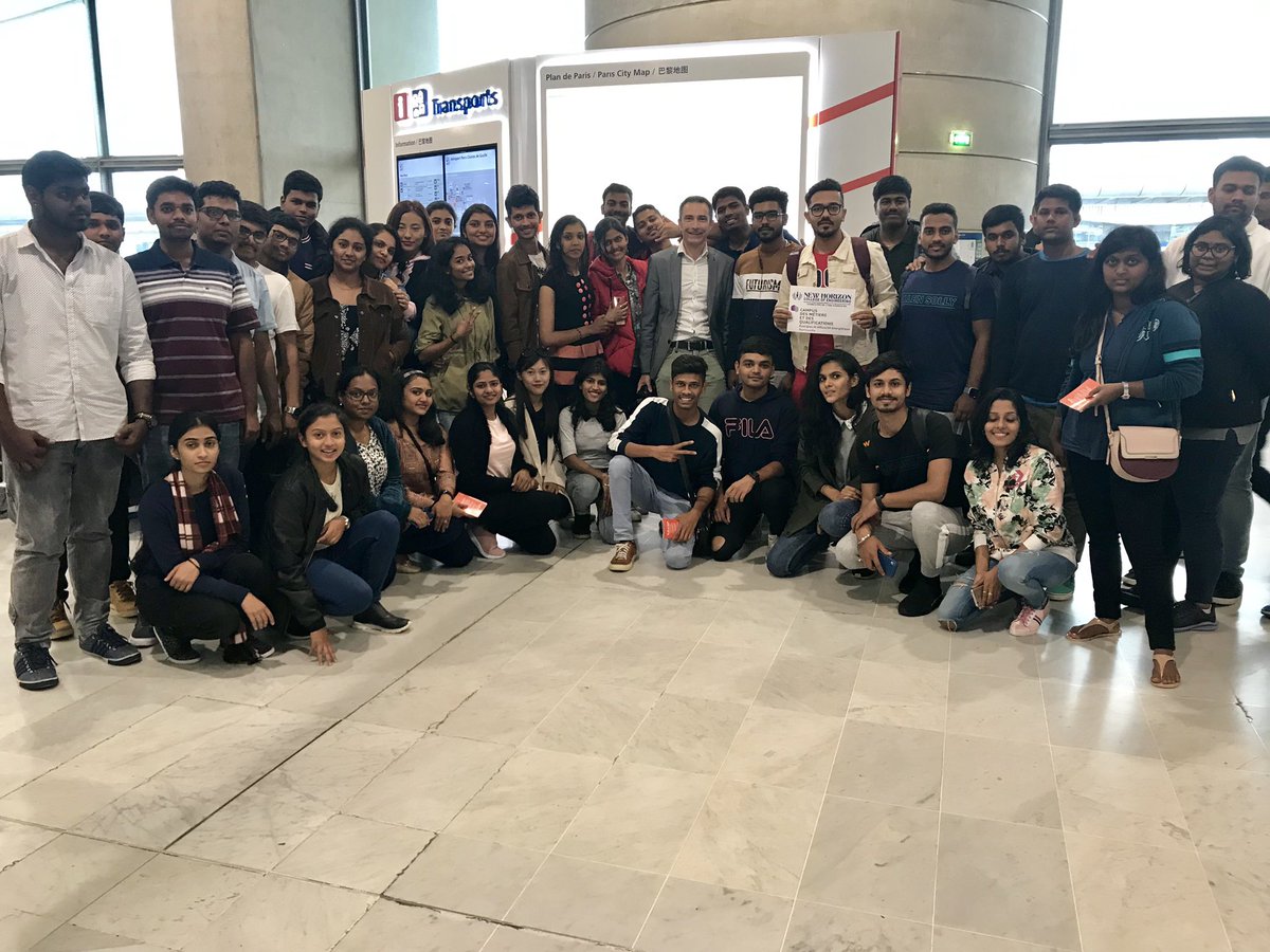 CmqEINE's tweet photo. @CMQ3E accueille ce matin 50 nouveaux étudiants #IndiaYouth du @tweet_nhce pour suivre un semestre de #Master en @RegionNormandie dans le cadre de la convention signée en mars 2018 en marge de la visite d’@EmmanuelMacron en #Inde  🇮🇳 🇫🇷 #CampusDesMetiers @ciep_sevres @acCaen https://t.co/XD6ALzxS0r