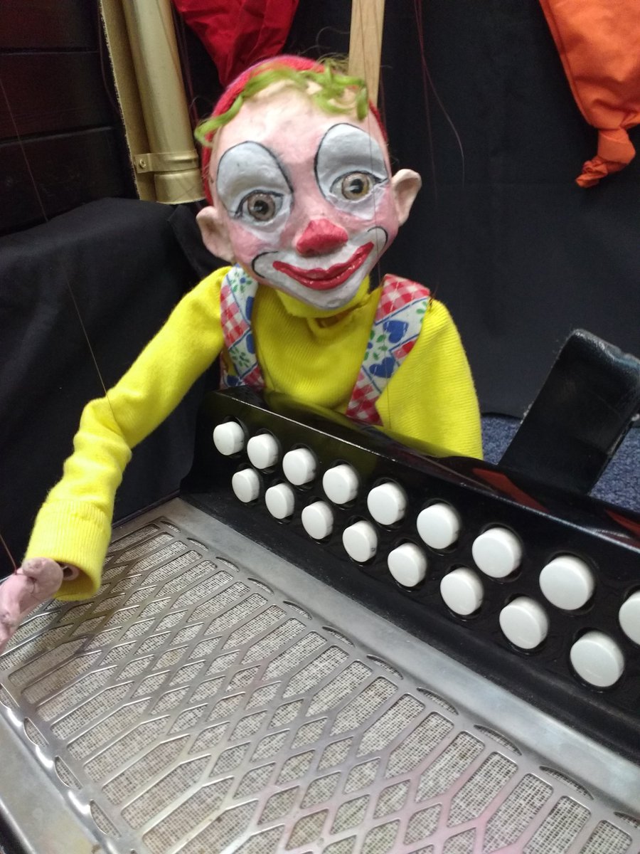 trollemorNL's tweet photo. Vandaag 2x Circus Allez Hoep op #basisschooldekringalmere @CollageAlmere Pedro heeft er zin in! https://t.co/TvC4ksIt6Z