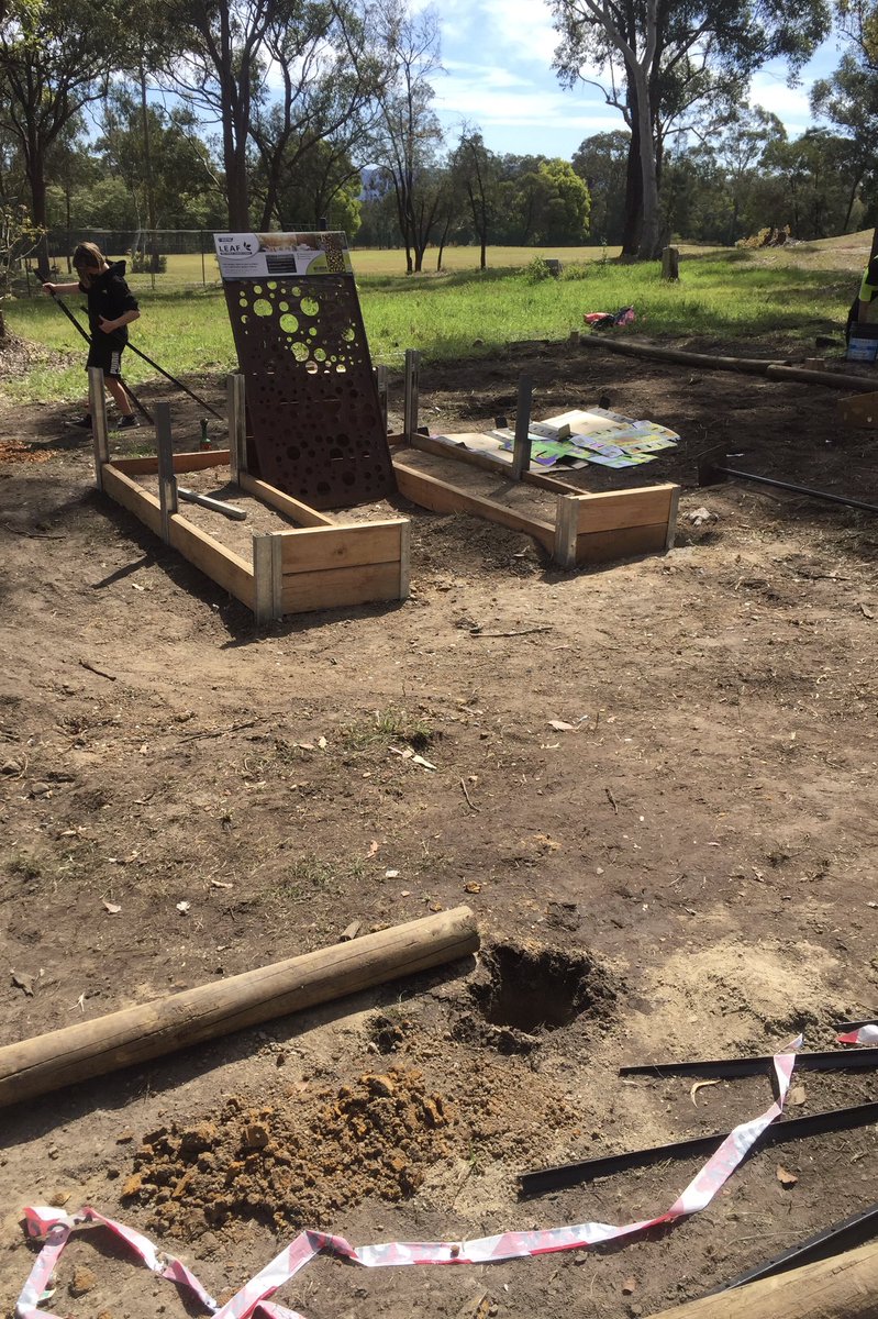 worimi_warrior's tweet photo. And that’s a wrap for this weeks collaboration with @Dawe4Peter for the #YouthCommunityGreening &amp; #AboriginalPrograms Outreach.
Great start to the garden at #MorissetHS today! https://t.co/v3dnKbPKw9