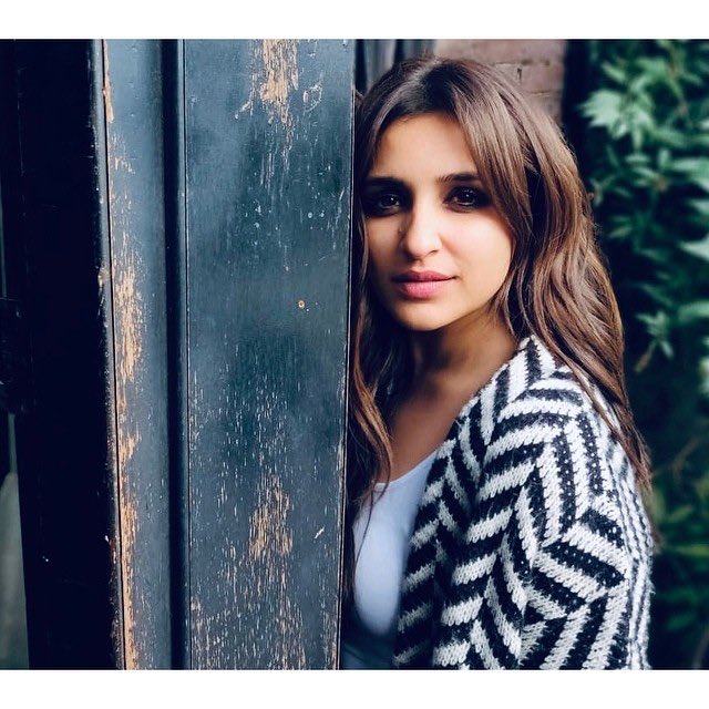 Parineeti Chopra IMAGES, GIF, ANIMATED GIF, WALLPAPER, STICKER FOR WHATSAPP & FACEBOOK