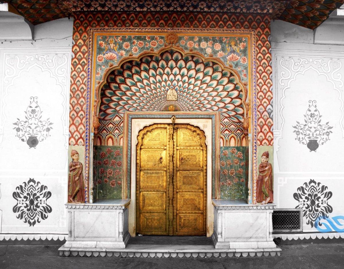 Peculiar_offl's tweet photo. Architecture is just Art we live in. The Mughal inspired City Palace was built by Maharaja Sawai Jai Singh II in 1727✨ #jaipur #mughal #mughalarchitecture #jaipurphotography #rajasthan #architecture #citypalace #photographylovers #photography #blogger #peculiarphotography https://t.co/YdTiuH4835