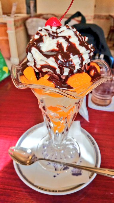 チョコレートパフェのtwitterイラスト検索結果