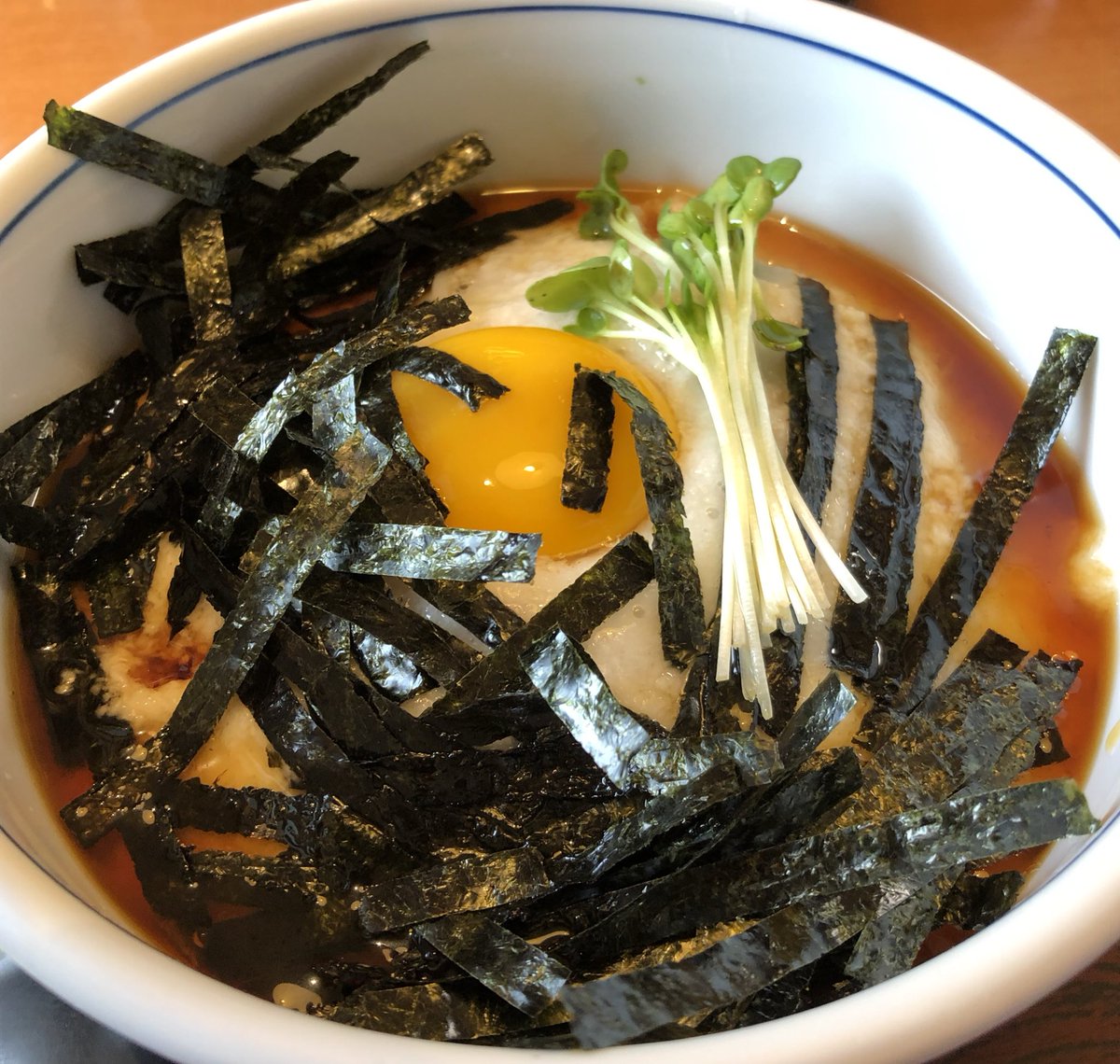 pressmanyuki's tweet photo. そば処福住総本店
創作メニュー 「かまくら」

熱々の麺をととろで閉じ込め、冷たい蕎麦つゆをかけて味わう温冷蕎麦

山かけご飯みたい

#標津町
#知床ねむろたのしー 
#shiretokonemur
#hokkaido
#昨日の昼ごはん
#福住
#食べきれないほど大盛
#標津町は蕎麦も名物
#ととろ汁みたい https://t.co/4vaWWBdKTW