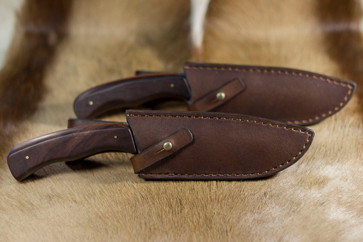 MarkOfLegend1's tweet photo. Custom knife sheaths made for local knife maker, Matthew Brink.
#markoflegend #genuineleather #realleather #handstitched https://t.co/o63zBPVFly