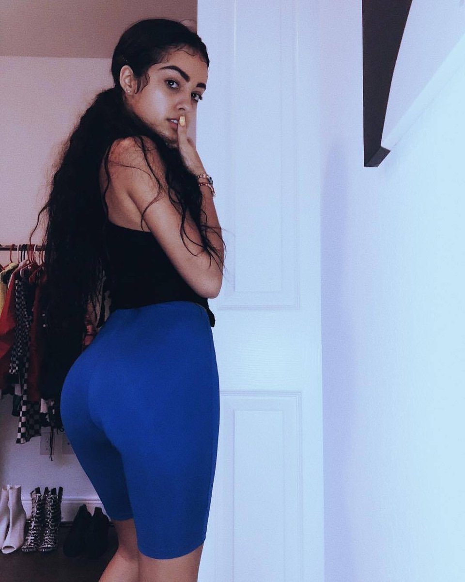 Kinkylibre's tweet photo. #CuloPoder #BikiniPower #PanochaPower #BlackChocolate #MountainMilk #RubiaLegal #PiernasArriba #YogaFire https://t.co/3Opo2rUyuW
