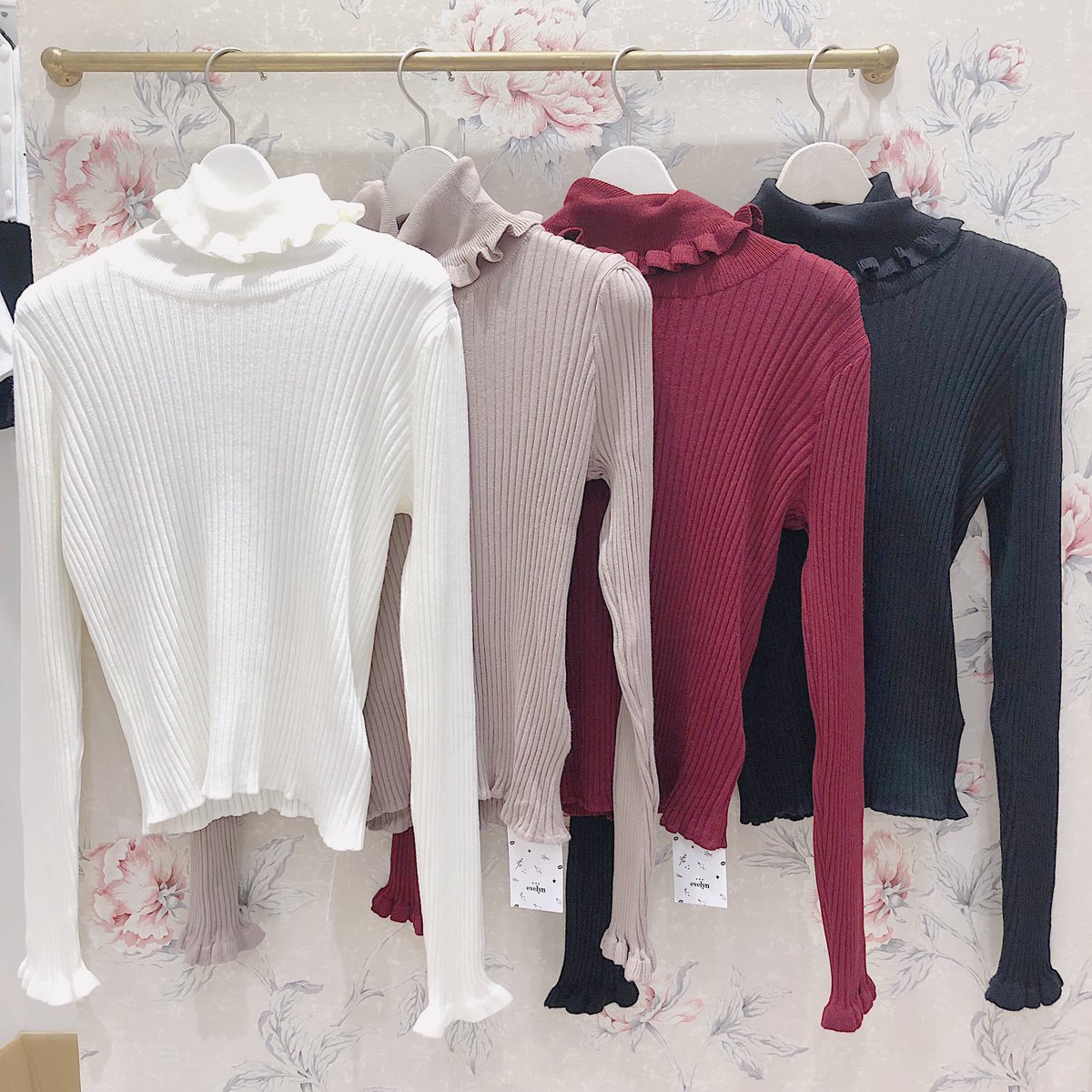 被り心地最高 【新品】Erdem ピンクフリルニット 定番のお歳暮&冬