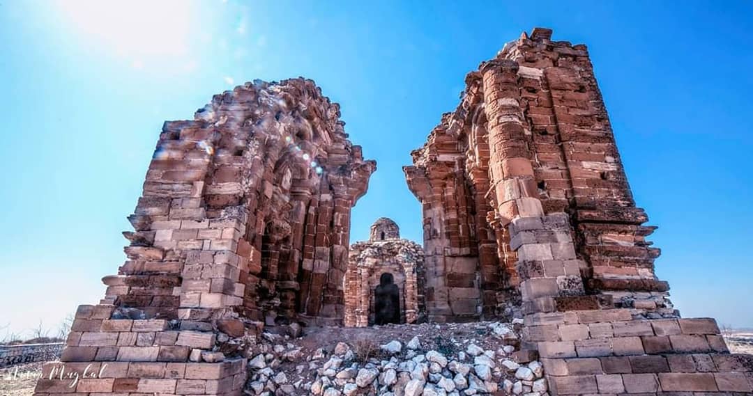 SoonvalleyTours's tweet photo. ملوٹ ٹیمپل جو ایک خوبصورت طرز تعمیر کا شاہکار تھا اس کے نشانات آہستہ آہستہ مٹتے جا رہے ہیں 
PC : Amir Mughal
 #Maloot #SVT
#Waterfalls #Nature #Forest #Travel
 #Soon_Valley #Khushab #Culture #Photography #Archaeology #Pakistan  #Camping #Cycling #World  #Jabba 
#Hiking  #Tample https://t.co/4DegwynMlL