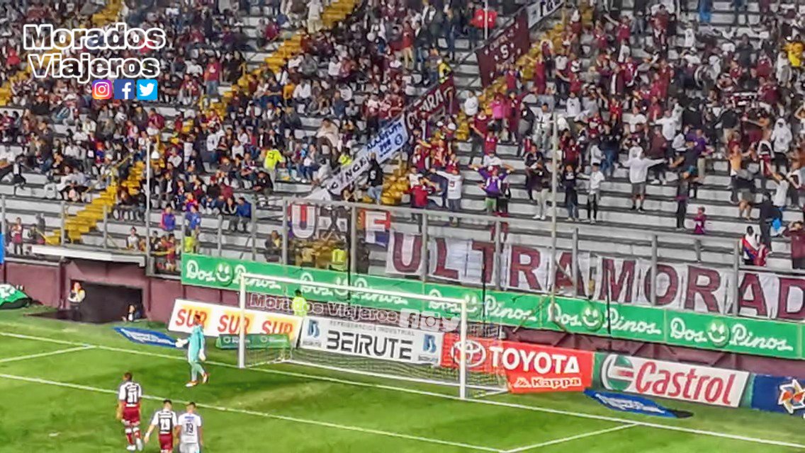 moradosviajeros's tweet photo. Un homenaje de parte de los muchachos de la @MoradaUltra a los miembros de la @LaUltraFiel_ del equipo Olimpia en Honduras fallecidos antes de realizarse el clásico .
#FutbolCR #Saprissa #MoradosViajeros #SaprissaSomosTodos #futbolsinviolencia @NacionOlimpista @CDOlimpiaHN_HD https://t.co/oAX4uNrb6U