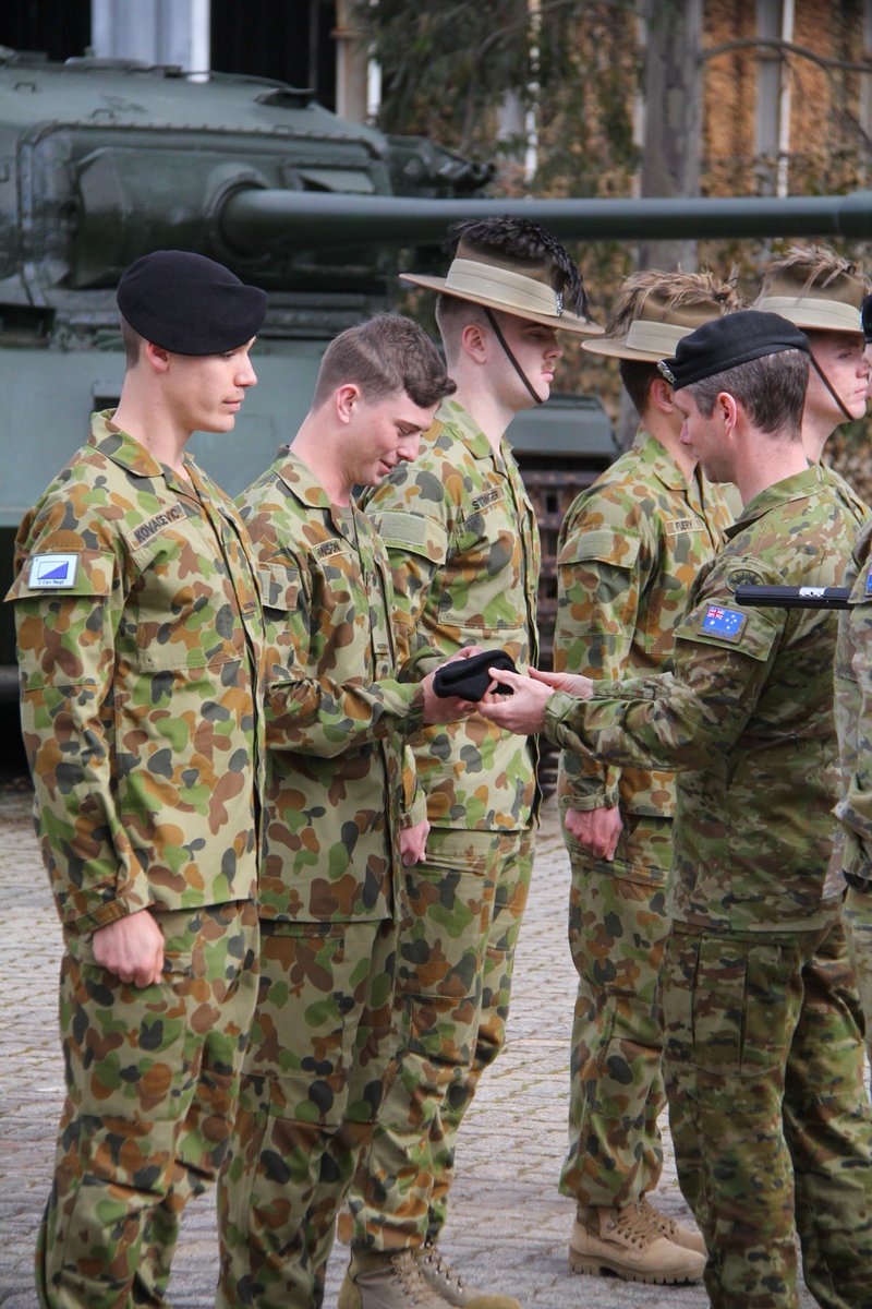RSM_8X's tweet photo. The newest Combat Reconnaissance Vehicle troopers were today presented their berets and unit patches @SOARMDAusArmy by The CO and I. Good luck to you all as you head into the Regiments to begin your careers #goodsoldiering #armyinmotion https://t.co/vYcQRaLBvh