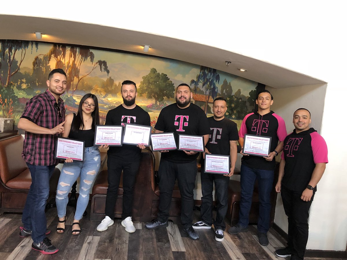 O_CovarrubiasW's tweet photo. βPlay to WIN and have FUNβ best describes what our people in SFVE stand for π€© Wonderful time recognizing and celebrating our top talent for their consistent contributions π #WeWontStop #WESTisBEST #CentralCAπ¦ #SFVEStrong πͺ@JordanaThorburn https://t.co/IvpgTDw5c1