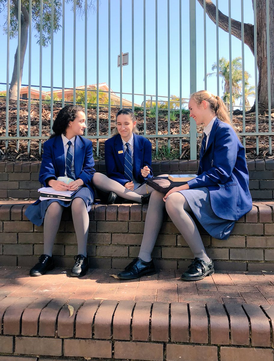 ninabattalis's tweet photo. In the spirit of R U Ok? Day my beautiful PCG spent some time in the sunshine today 🌞🌻💛  @ruokday @NewmanCollegeWA https://t.co/3dSBMaNM16